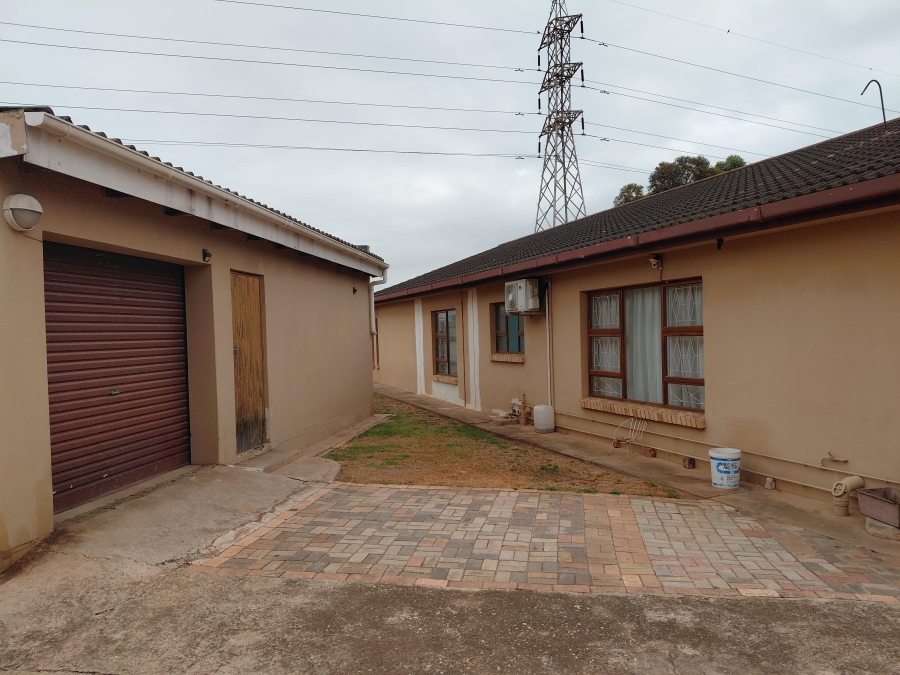 4 Bedroom Property for Sale in Manor Heights Eastern Cape
